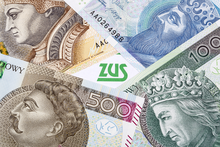 dokumenty z zusu wraz z polskimi banknotami